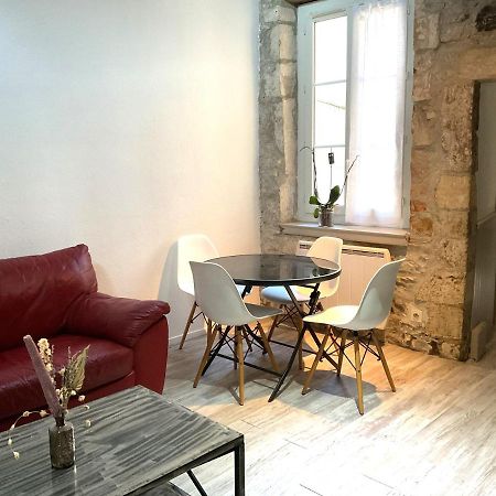 Apartmán Place Aux Herbes Nîmes Exteriér fotografie