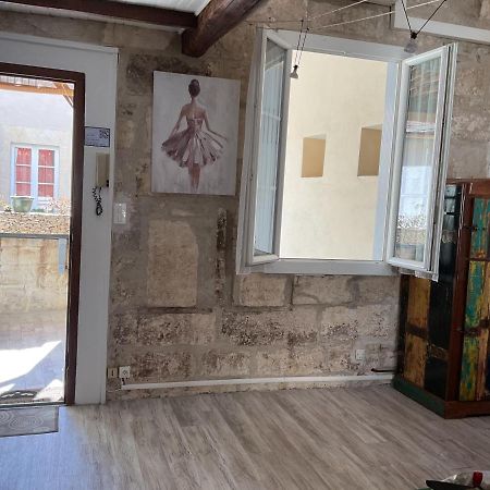 Apartmán Place Aux Herbes Nîmes Exteriér fotografie