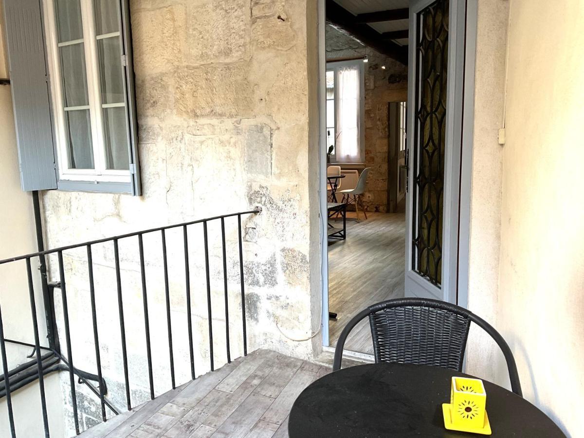 Apartmán Place Aux Herbes Nîmes Exteriér fotografie