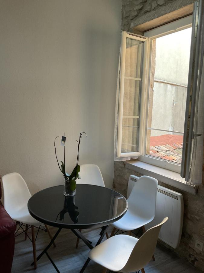 Apartmán Place Aux Herbes Nîmes Exteriér fotografie