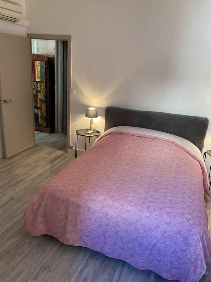 Apartmán Place Aux Herbes Nîmes Exteriér fotografie