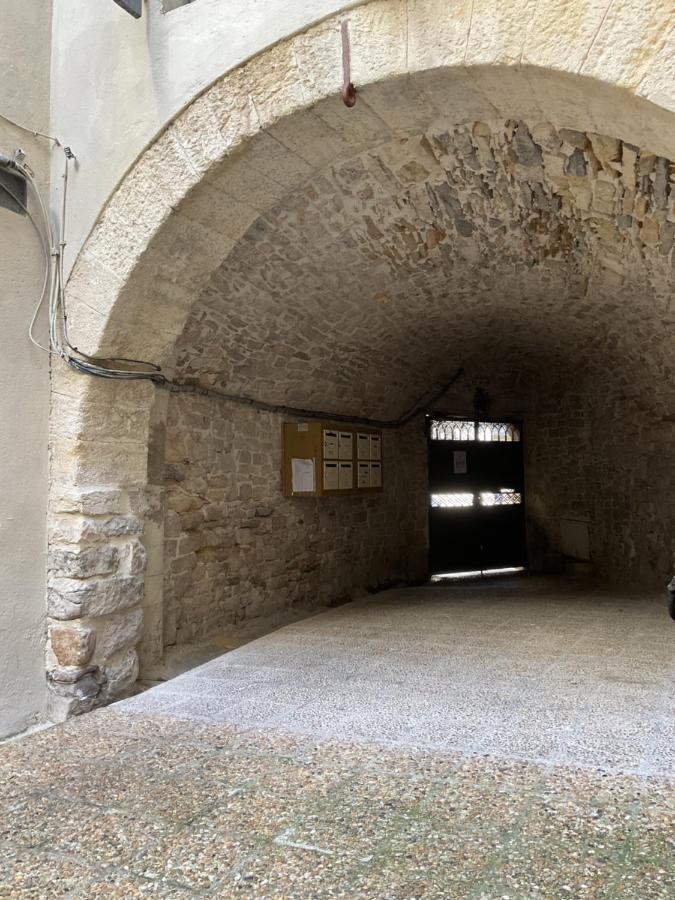 Apartmán Place Aux Herbes Nîmes Exteriér fotografie
