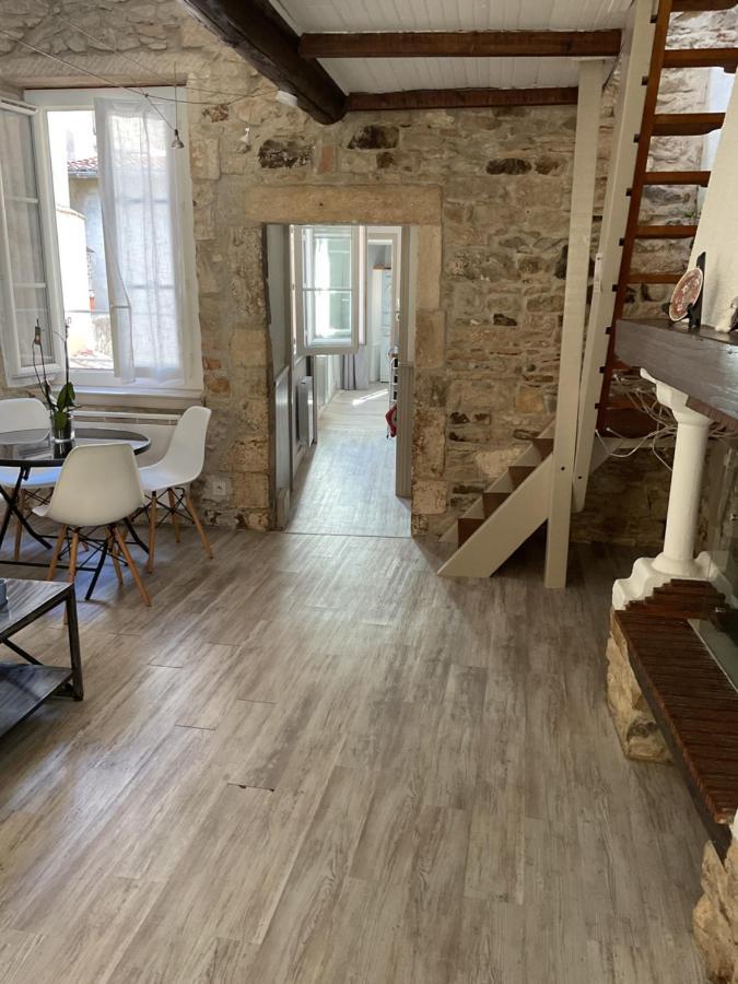 Apartmán Place Aux Herbes Nîmes Exteriér fotografie