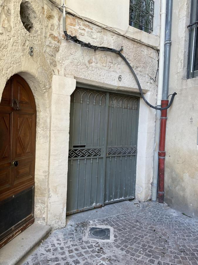 Apartmán Place Aux Herbes Nîmes Exteriér fotografie