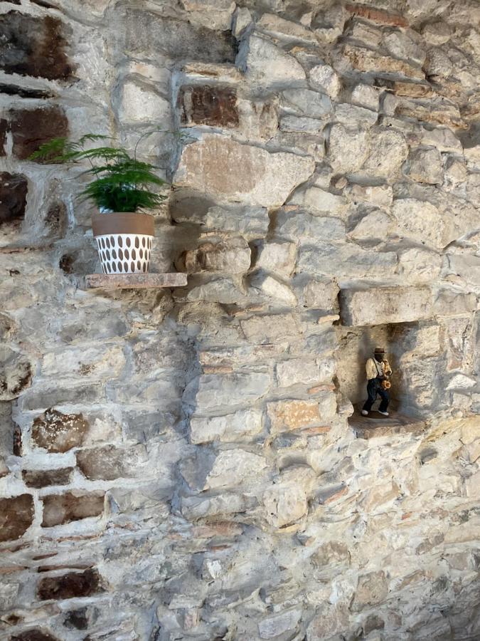 Apartmán Place Aux Herbes Nîmes Exteriér fotografie