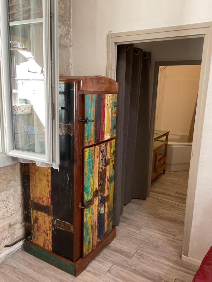 Apartmán Place Aux Herbes Nîmes Exteriér fotografie