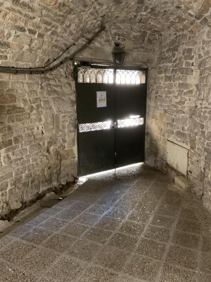 Apartmán Place Aux Herbes Nîmes Exteriér fotografie