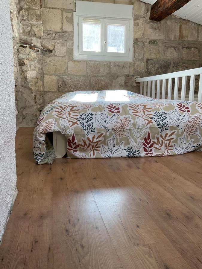 Apartmán Place Aux Herbes Nîmes Exteriér fotografie